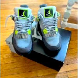 Jordan 4 Retro SE 95 Neon